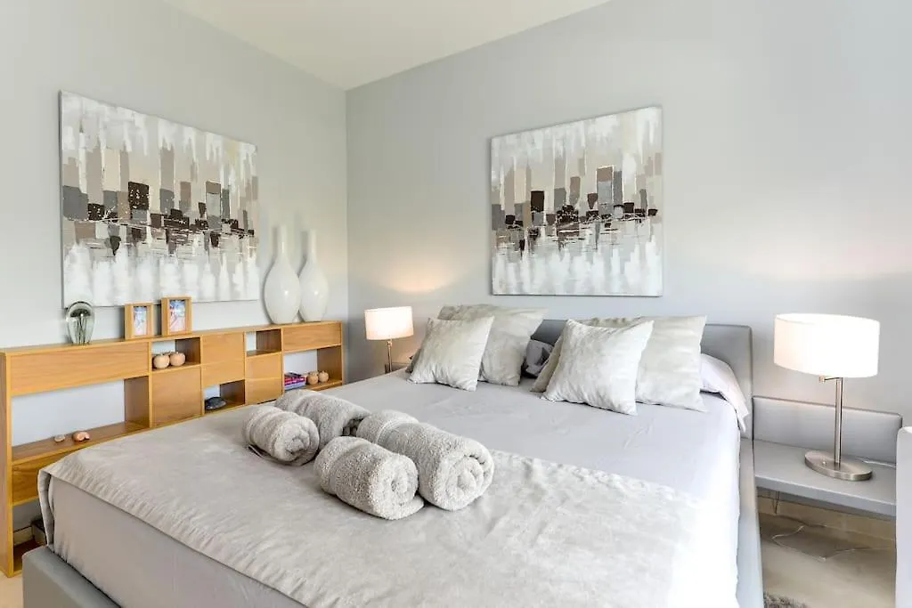 Modern Apt In Alcazaba Lagoon 에스테포나 스페인