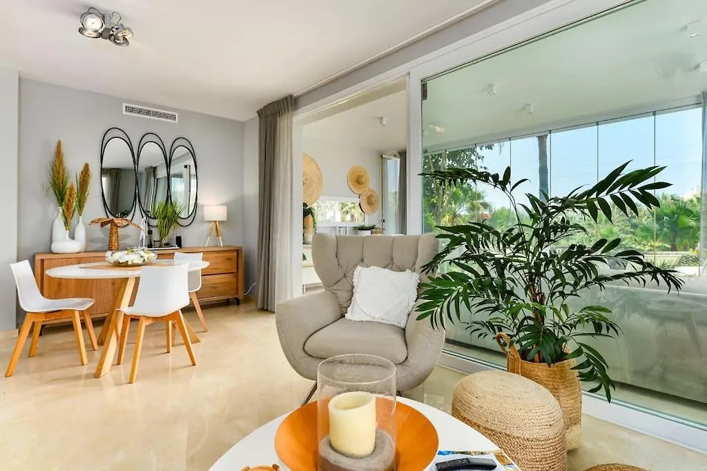 Modern Apt In Alcazaba Lagoon Εστεπόνα